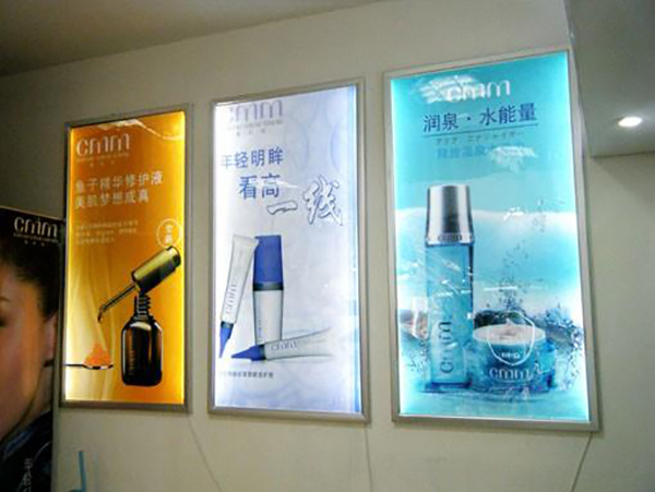 燈箱布與寫真布、噴繪布怎么區(qū)分？